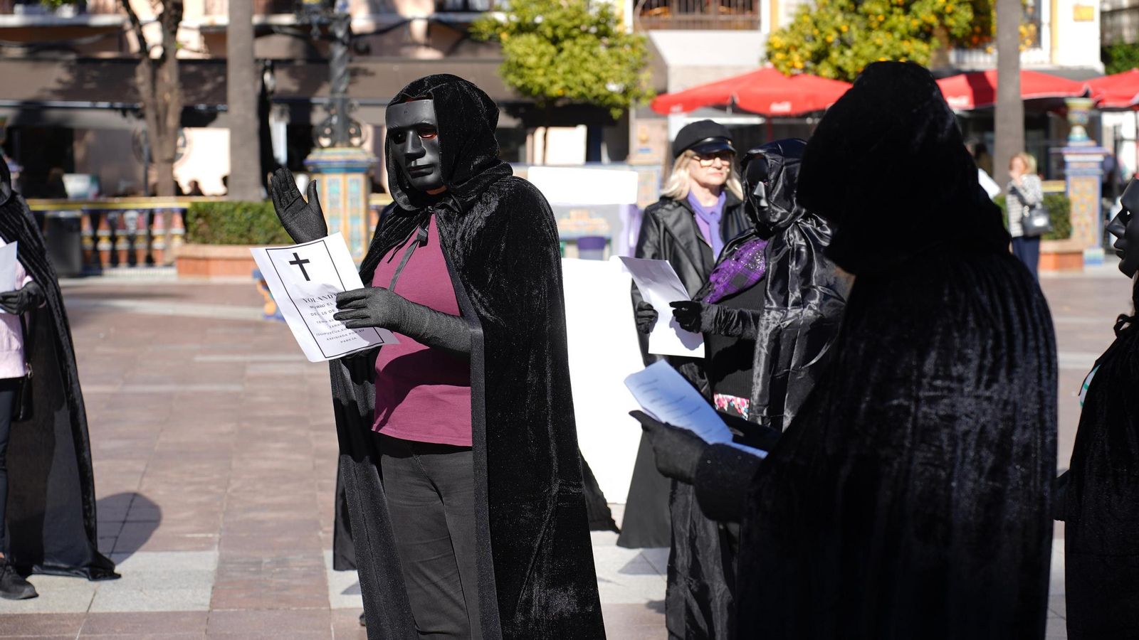 Performance en la Plaza Alta de Algeciras.
