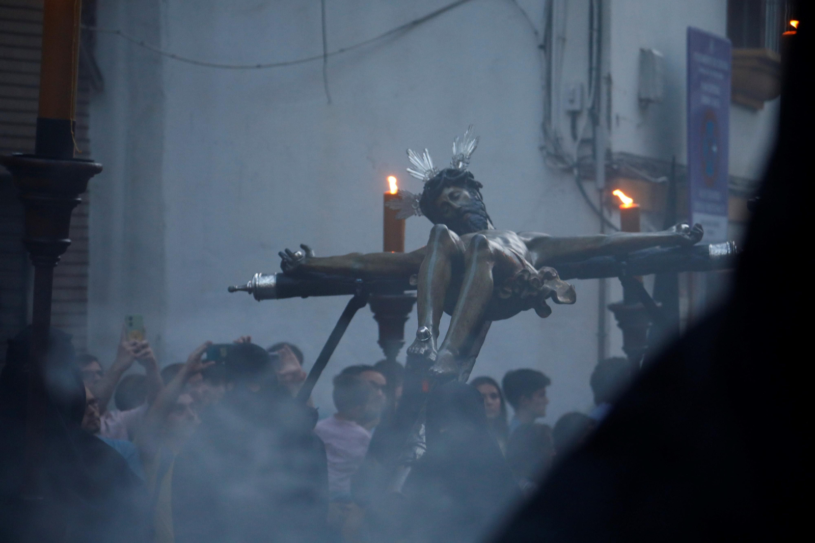 Lunes Santo en Córdoba: la procesión del Vía Crucis, en imágenes