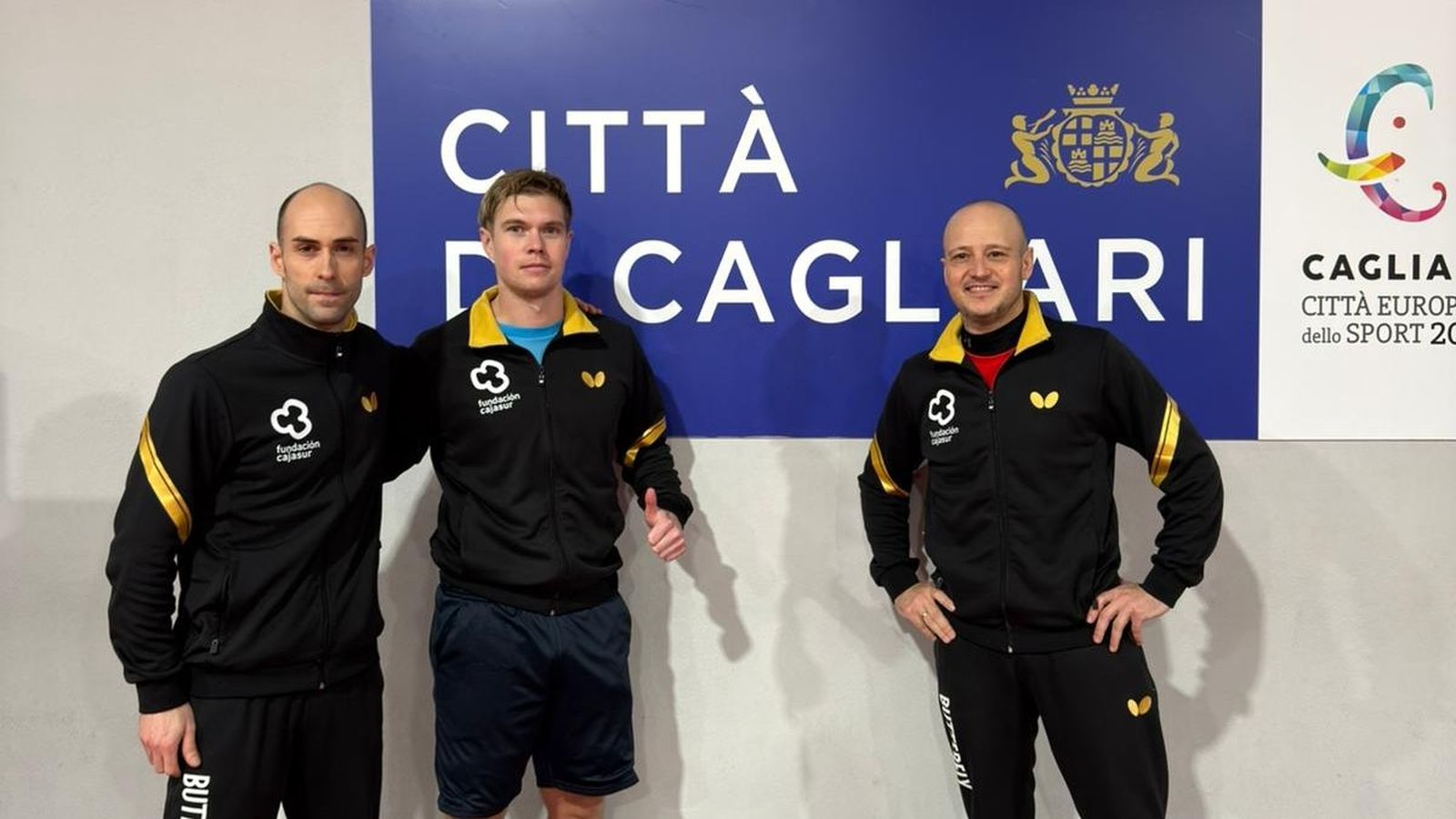 La tripleta prieguense, tras el encuentro en Cagliari.