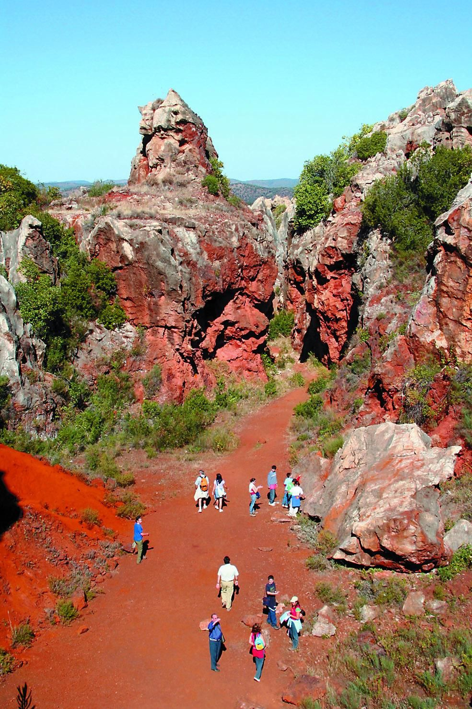 Visitantes en el Cerro del Hierro.