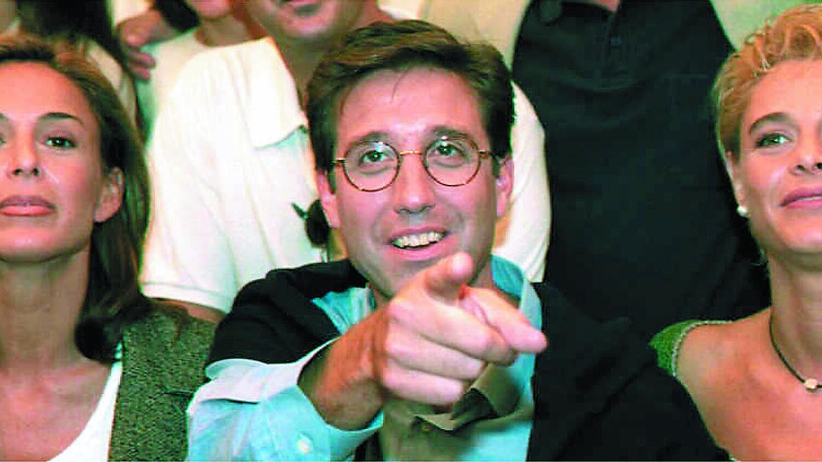 Emilio Aragón, presentador que llevó al 'VIP Noche' a su momento estelar, entre Lydia Bosch y Belén Rueda