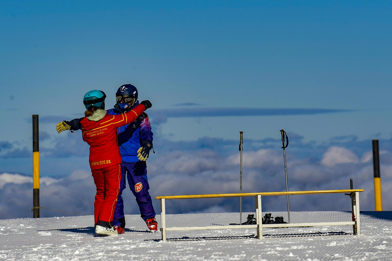 Fotos: así fue el primer día de la temporada de esquí en Sierra Nevada