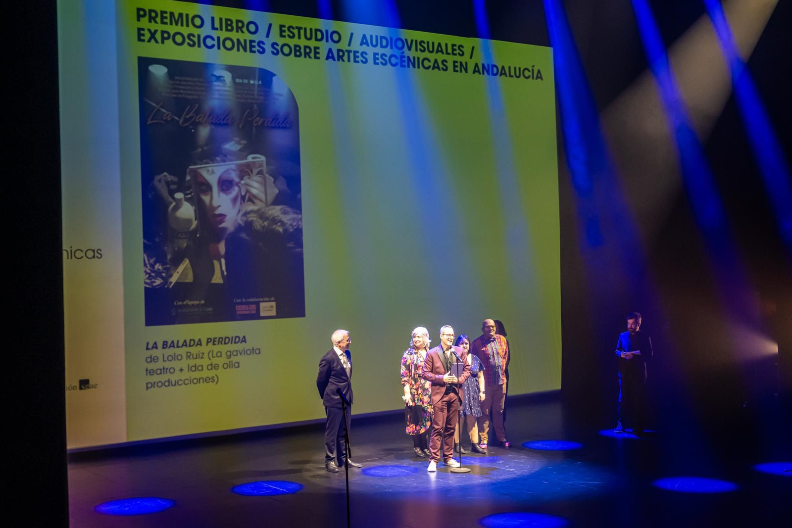 El gaditano Lolo Ruiz, tras recibir el Lorca a Mejor Audiovisual.