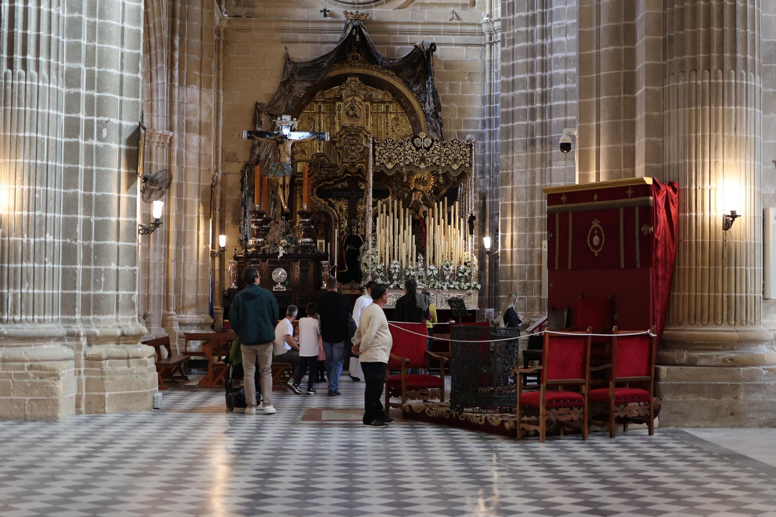 Así está la Catedral de Jerez con ocho pasos procesionales Así está la Catedral de Jerez con ocho pasos procesionales