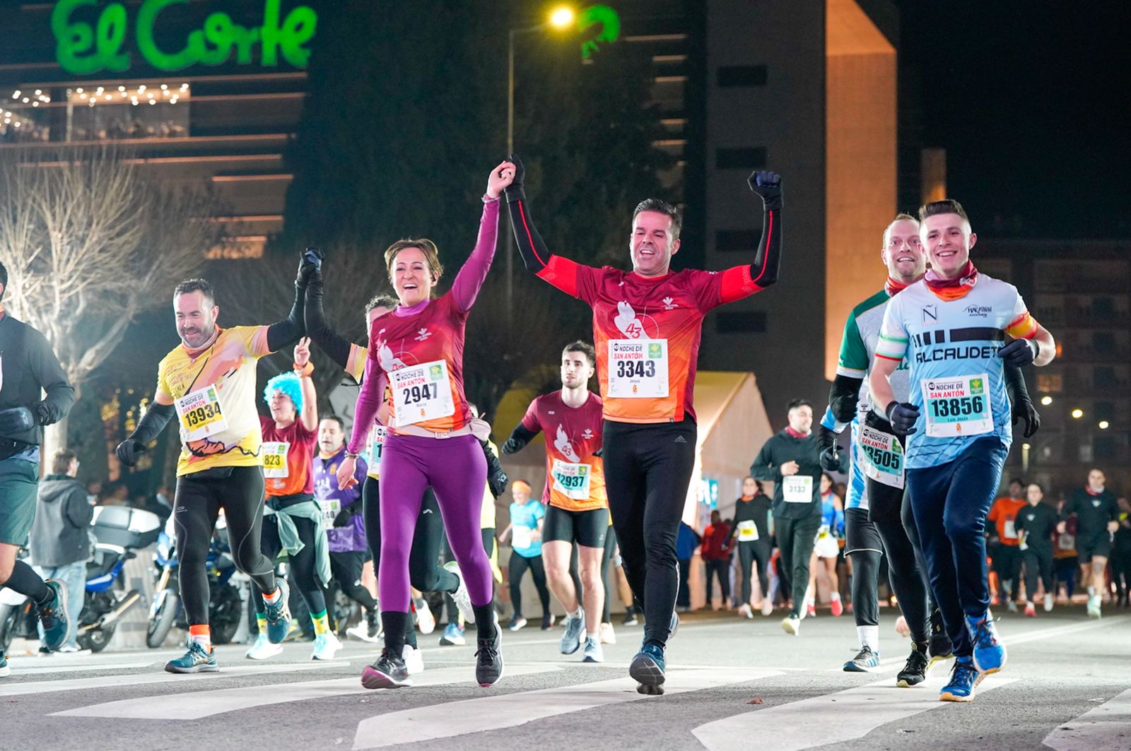 En imágenes: búscate en tu llegada a meta de la Carrera de San Antón 2026 (17)