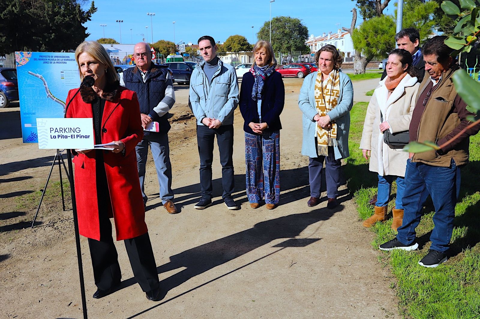 La alcaldesa presenta el proyecto de nuevos aparcamientos en la Hijuela de la Marquesa.
