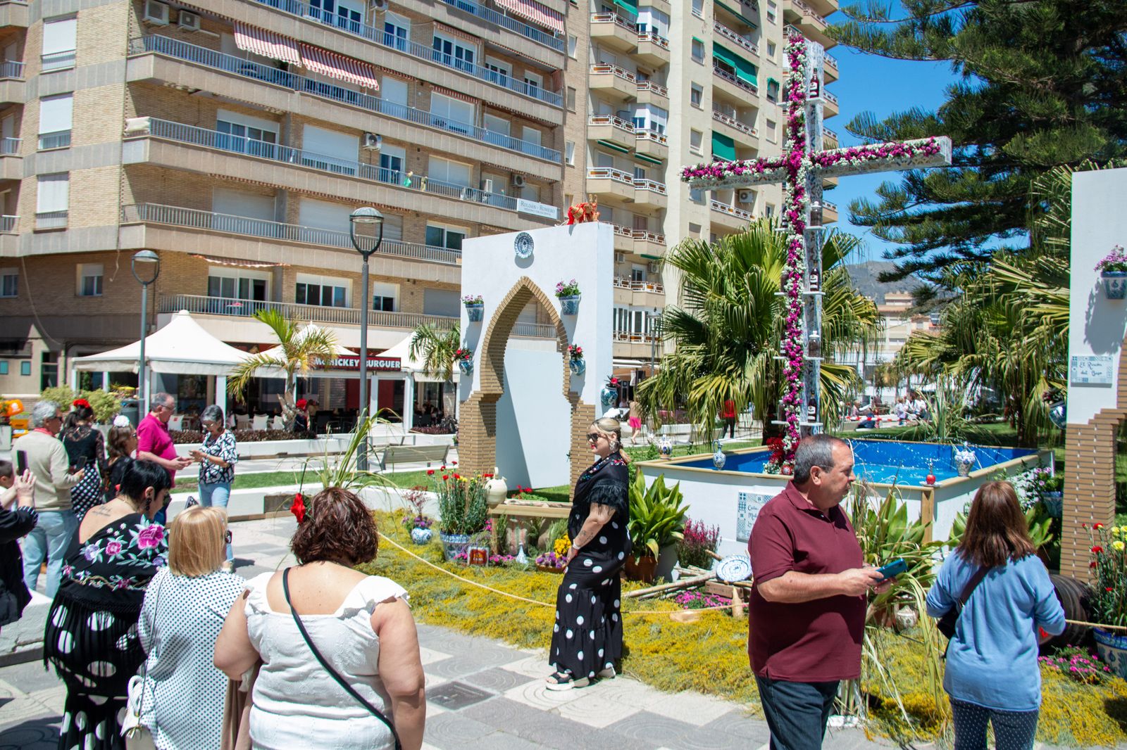 Motril disfruta de las Cruces, en imágenes