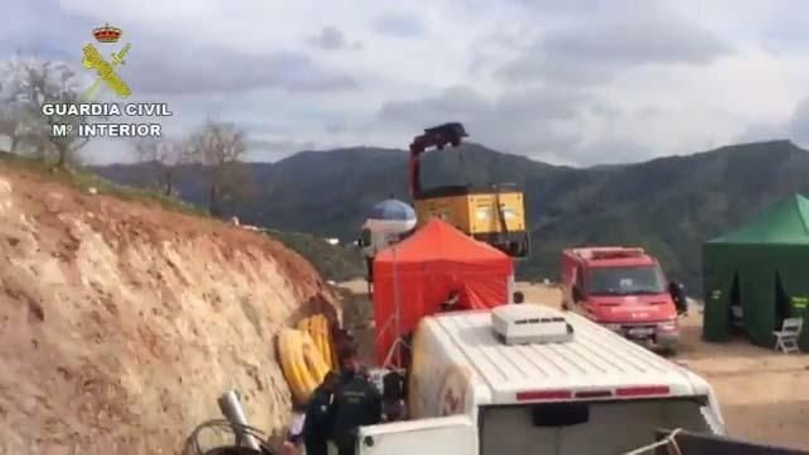Imágenes de los trabajos en el pozo al que cayó Julen difundidas por la Guardia Civil este viernes