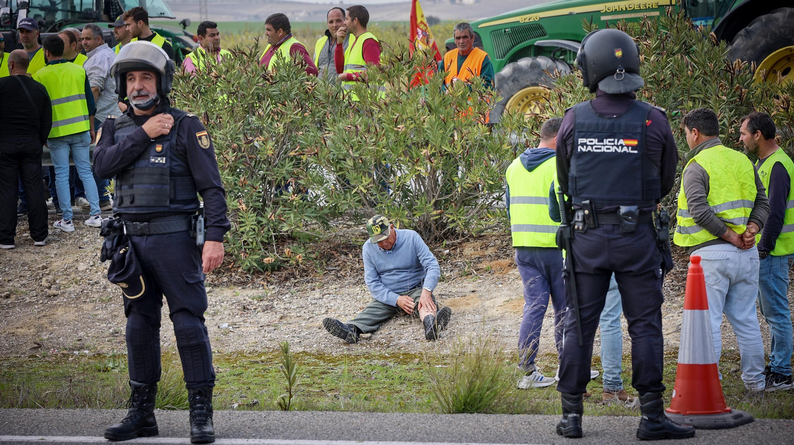 Mucha policía y pocos tractores