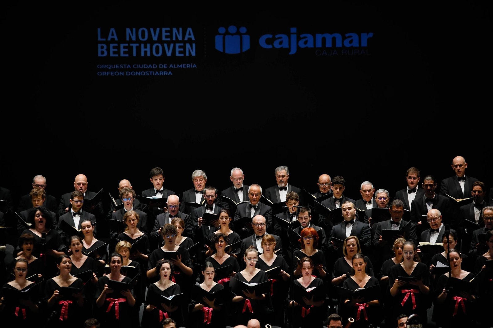 Imágenes de la novena Beethoven interpretado por la OCAL y Orfeón para Cajamar