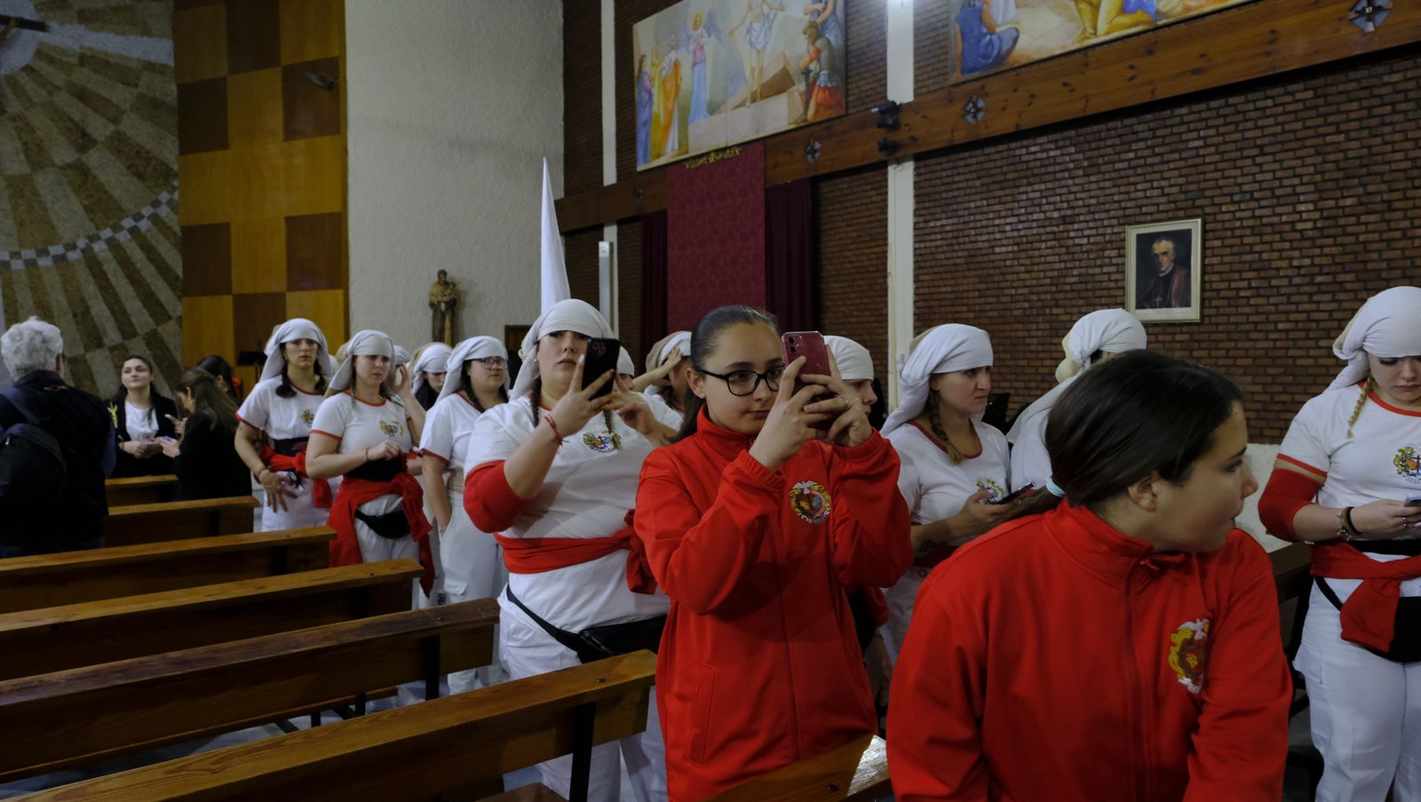 La Borriquita procesiona por las calles de Almería, en imágenes