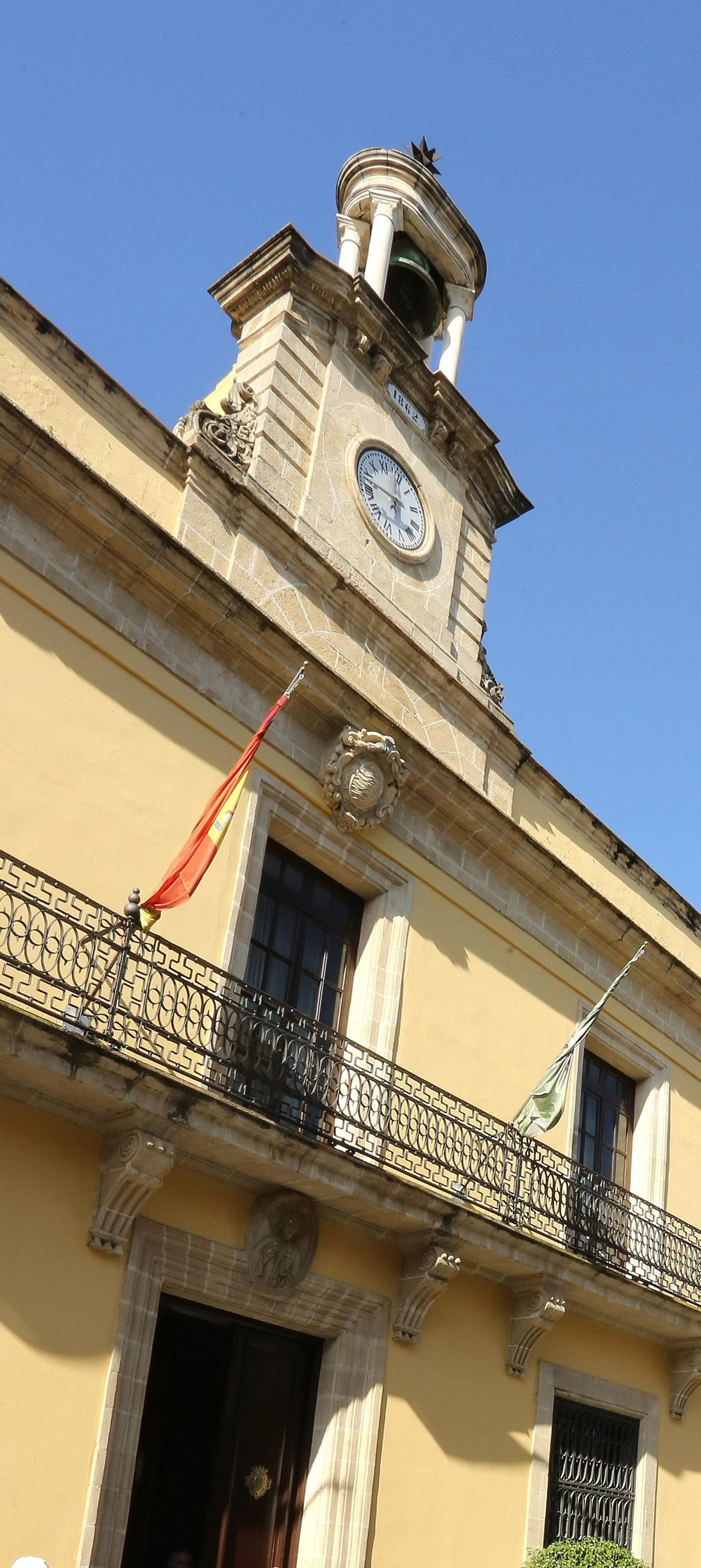 Fachada del Ayuntamiento en la calle Consistorio.