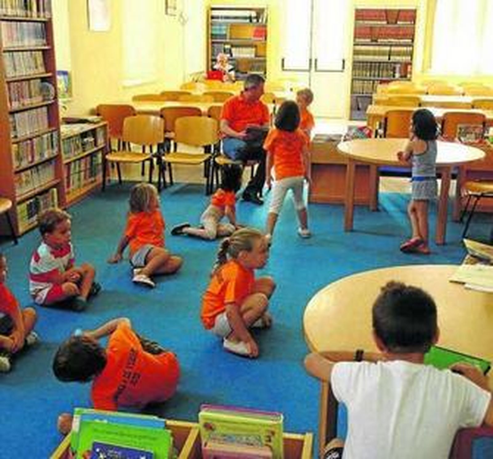 Imagen de archivo de la biblioteca de San Roque.
