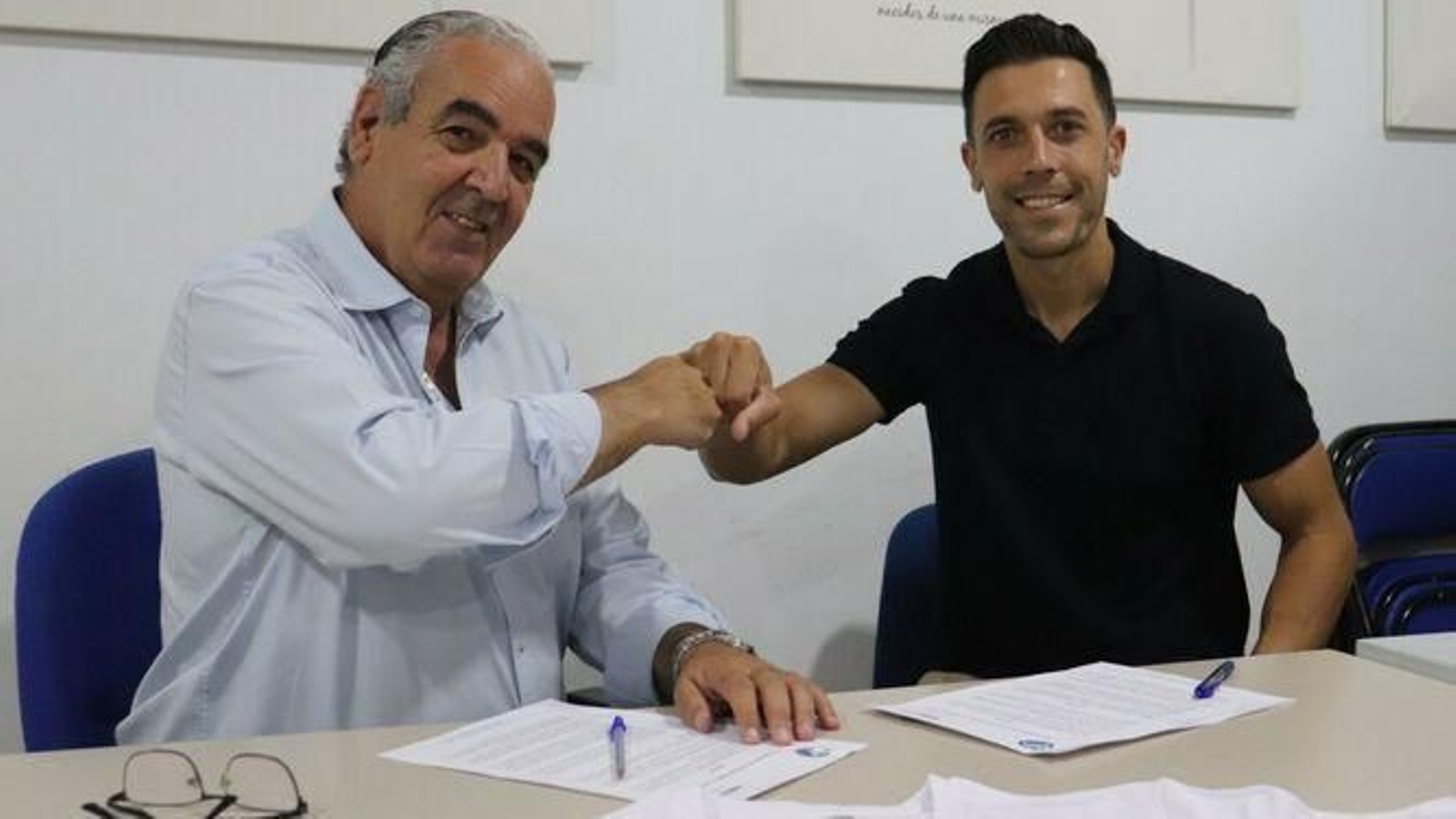 Álex Cruz, junto a Ignacio de la Calle, no jugará en Cáceres por culpa de una lesión.