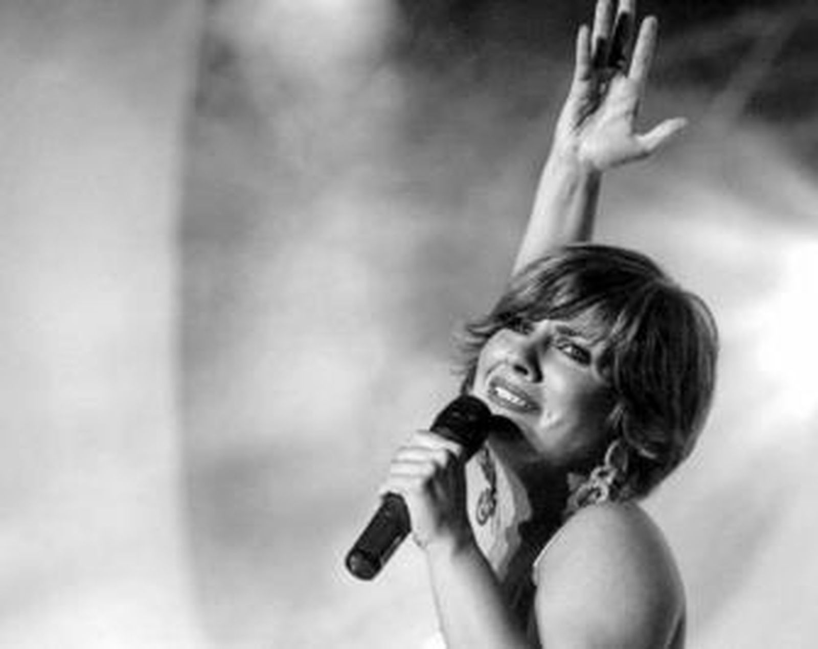 La cantante malagueña Pasión Vega, en una actuación reciente.