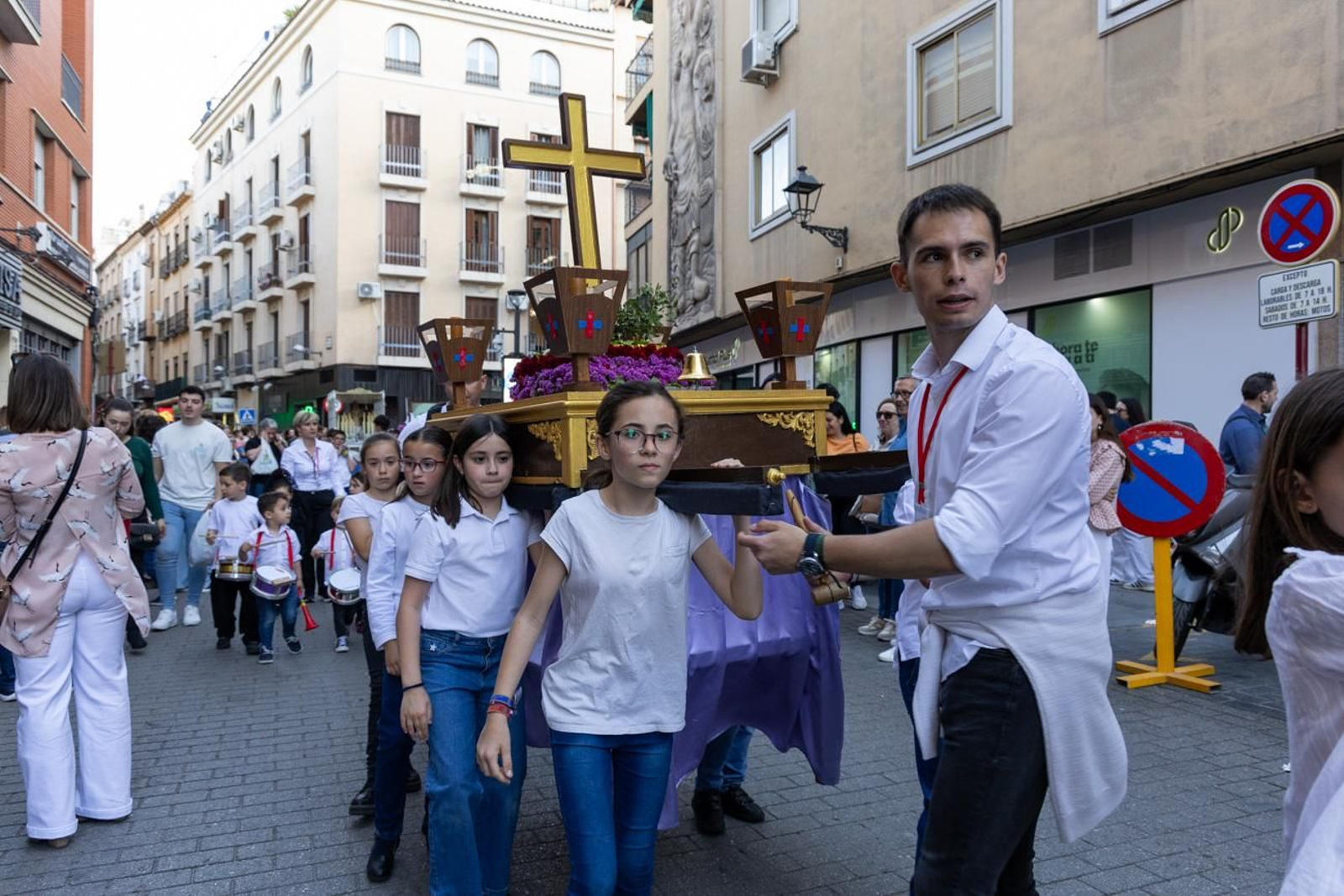 Procesiones infantiles y cruces del 2 de mayo