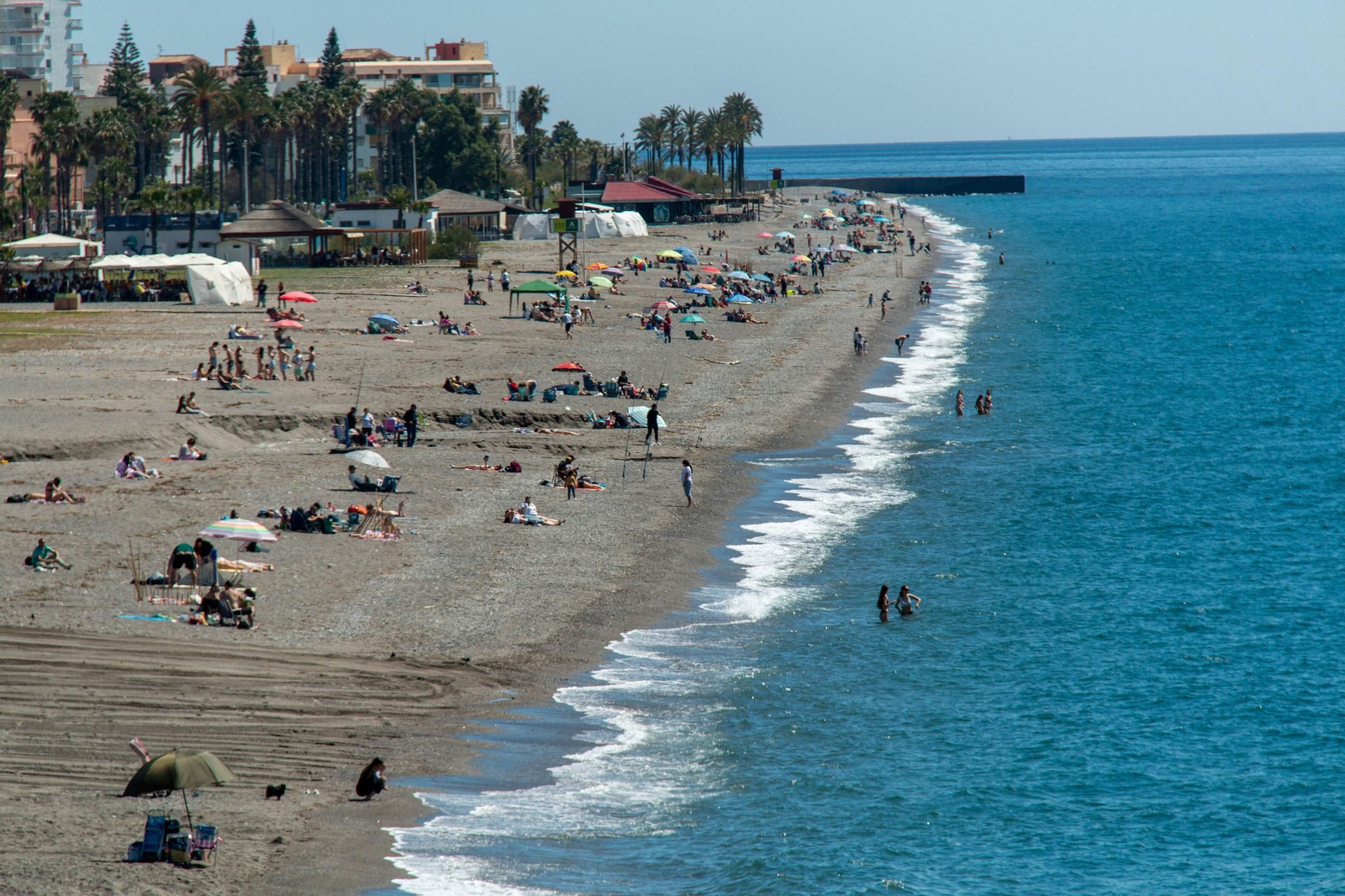 Imagen de archivo de la Playa de La Charca de Salobreña