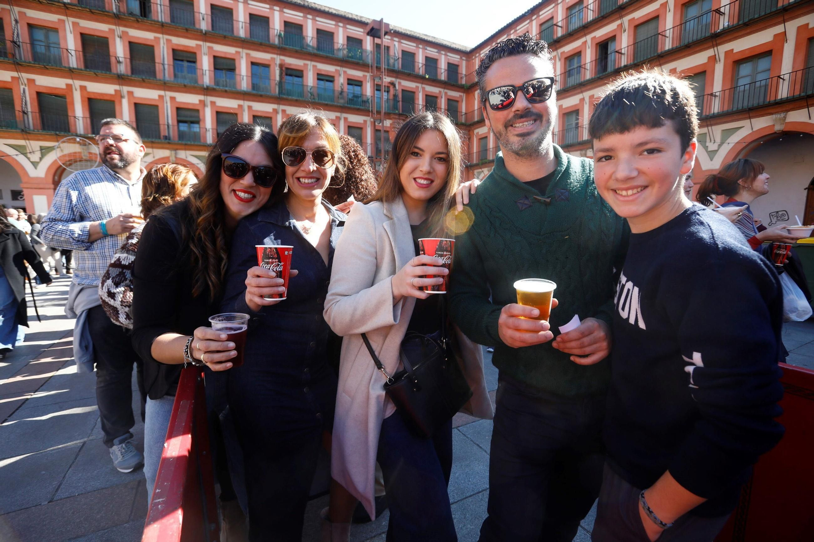 Las mejores imágenes de la salmorejá que da comienzo al Carnaval de Córdoba 2025