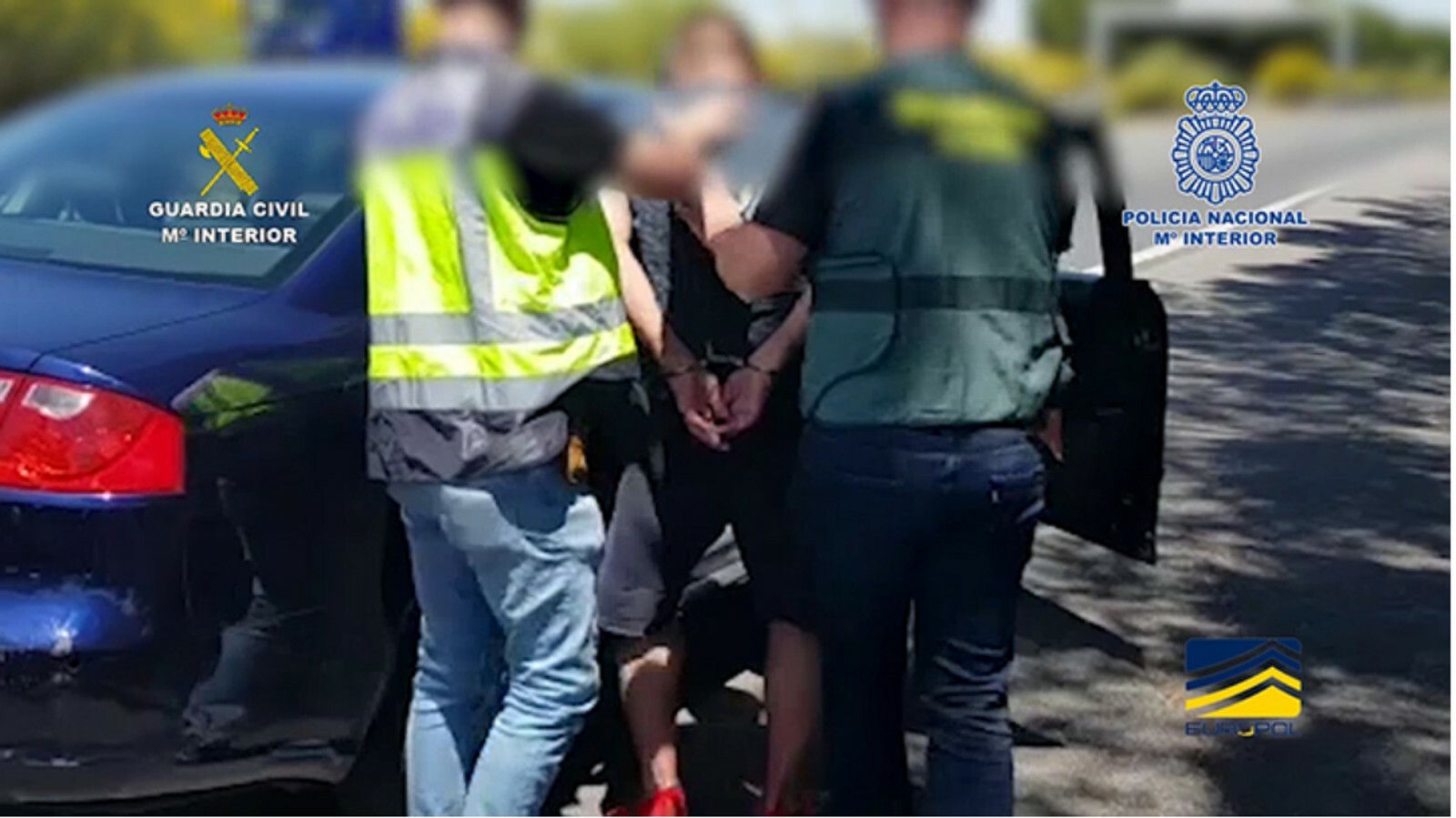 Momento de la detención de uno de los integrantes de la red criminal desmantelada en la operación Grey Eye-Fosa.