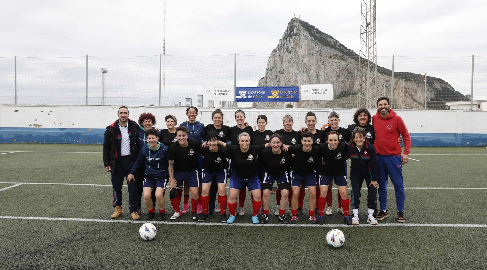 Las fotos de la primera jornada de la Liga Nacional de fútbol para veteranas, en La Línea