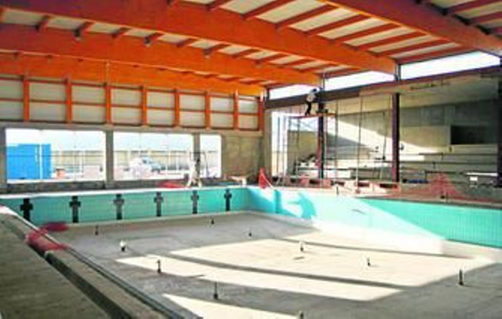Aspecto que presentaba la piscina adaptada del Figueroa en 2008.