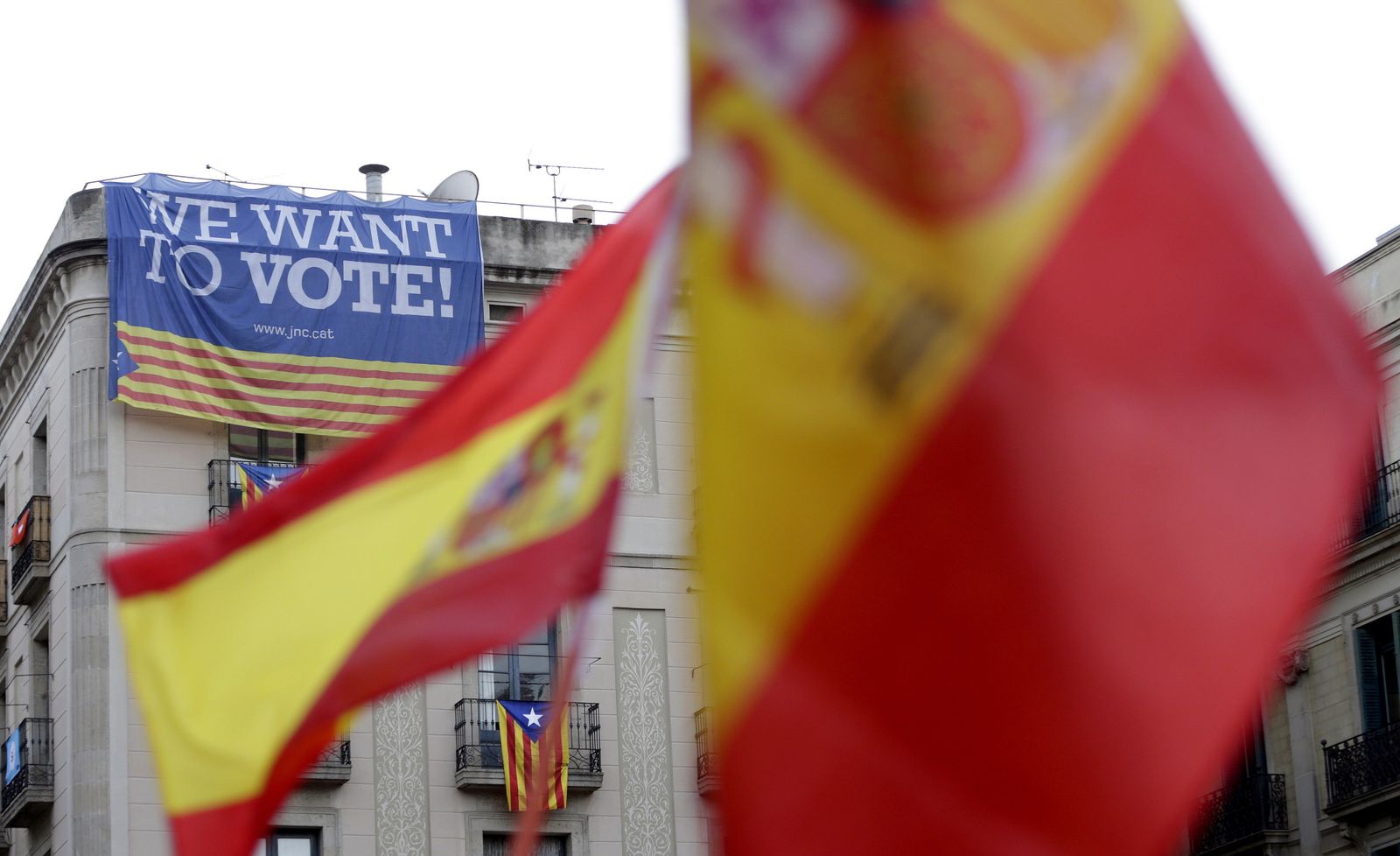 La marcha por la "unidad de España" en Barcelona, en imágenes