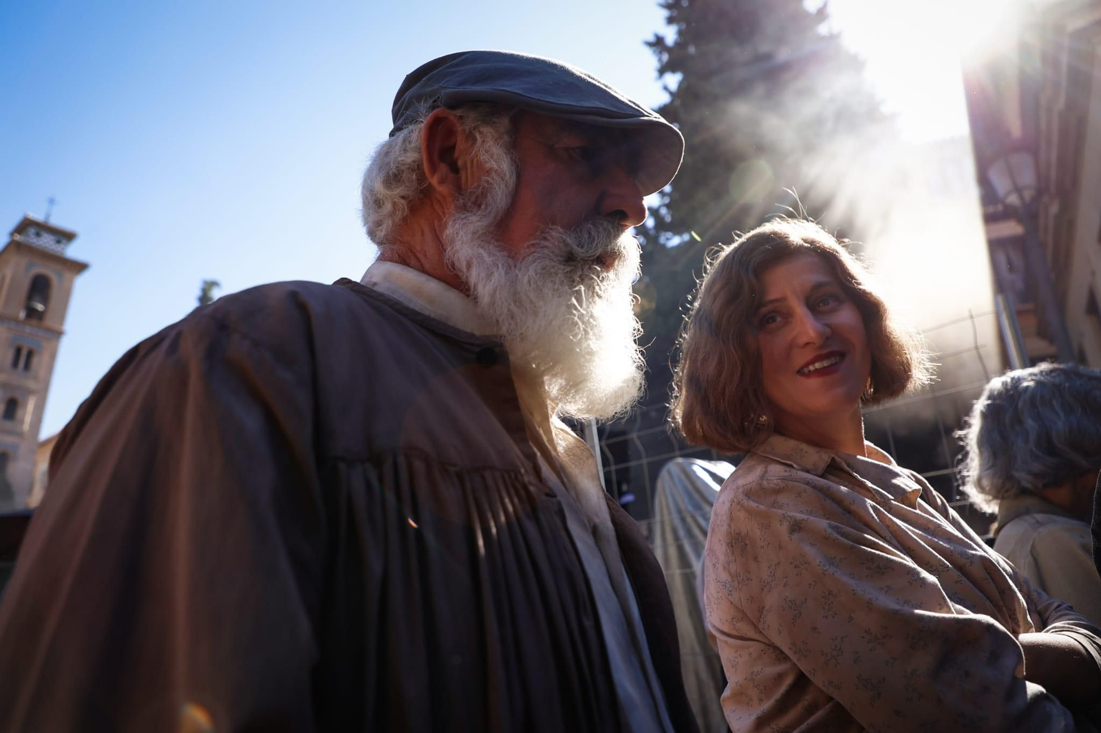 Fotos: así es el rodaje de la película de Los Javis en la plaza de Santa Ana de Granada