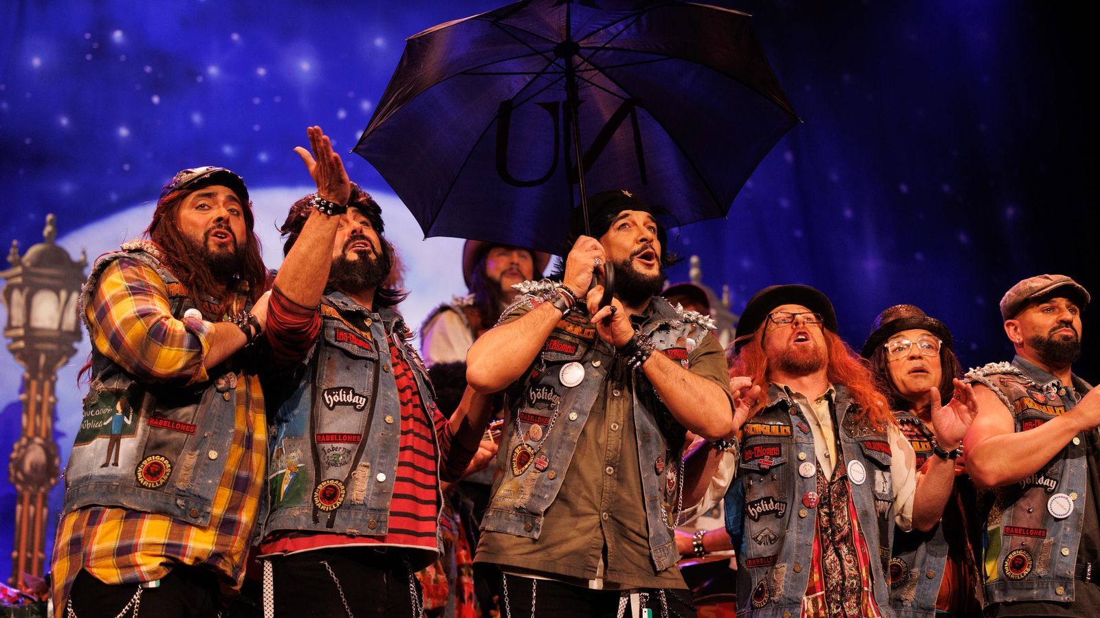 Búscate entre las mejores imágenes de la final del COAC 2025 del Carnaval de Cádiz