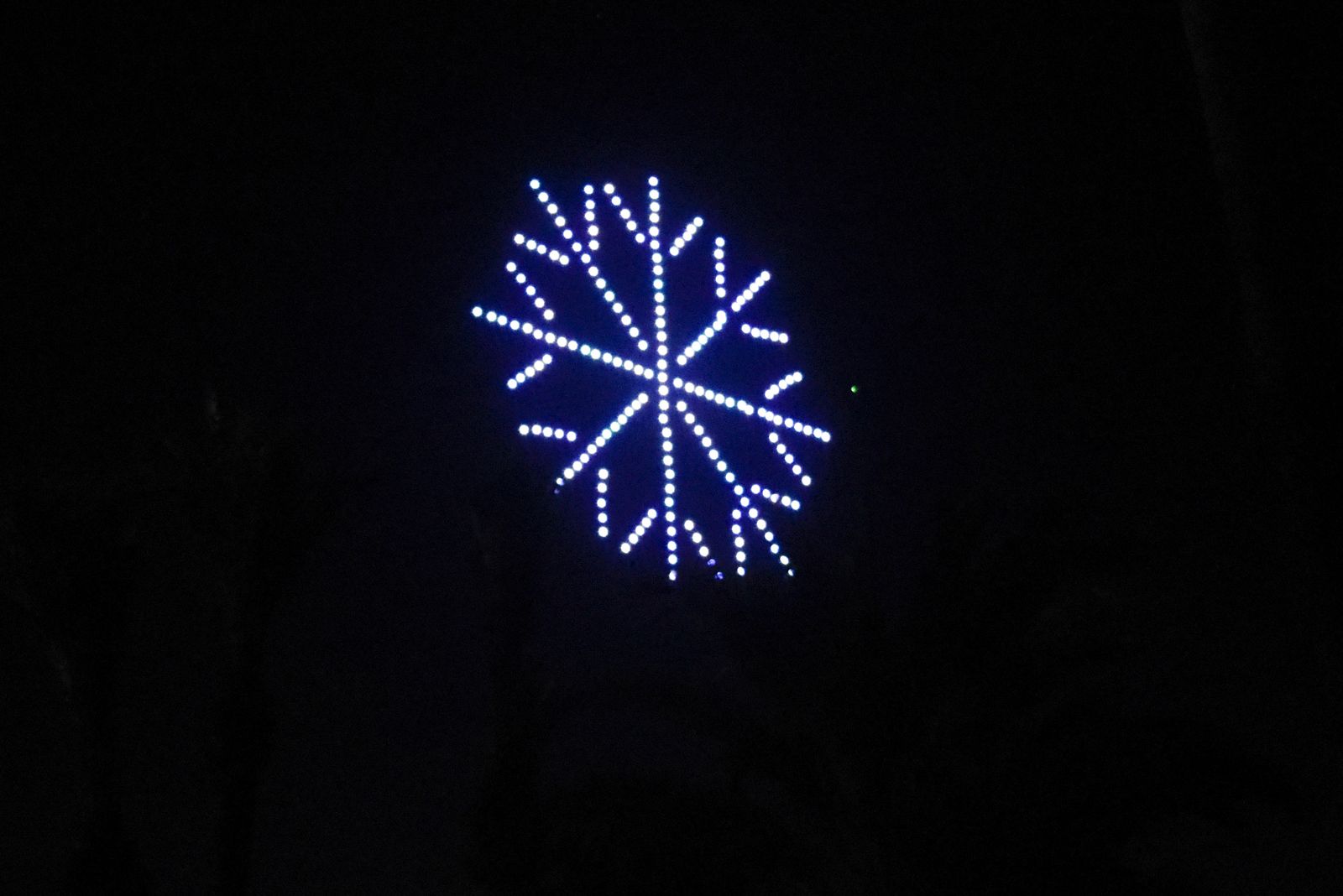 Fotos del espectáculo de Navidad con drones en La Línea