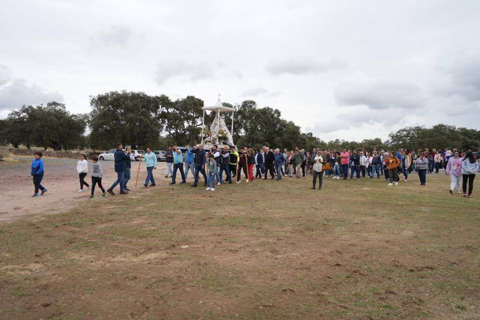 La Virgen de Luna sale en procesión en rogativa de lluvia, en fotografías