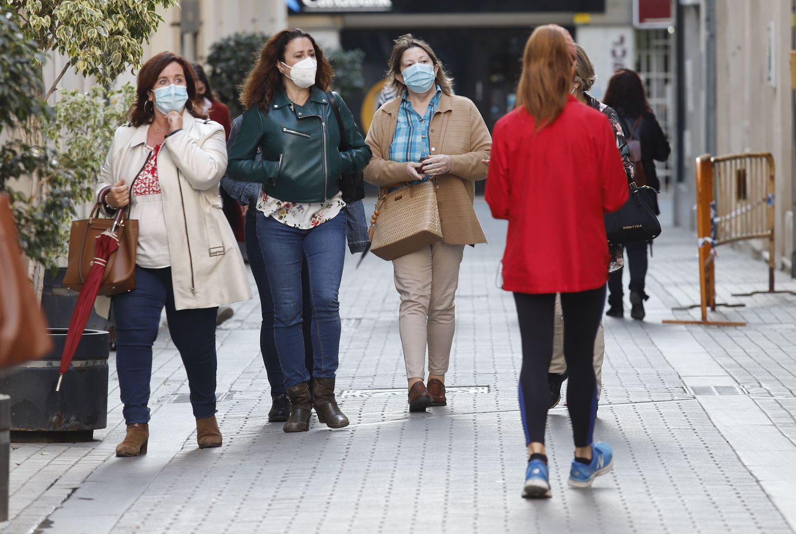 Una de las calles de mayor afluencia de la capital onubense.
