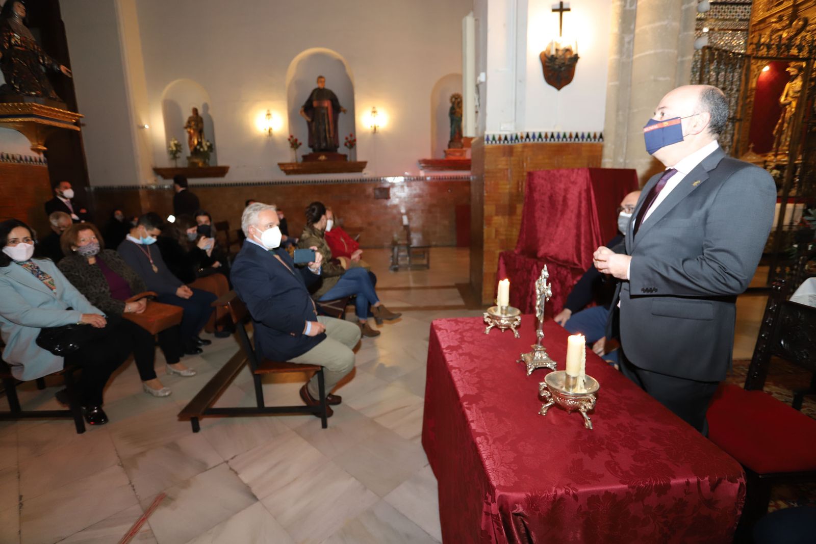 Bendecida la nueva corona de Nuestra Señora de los Ángeles