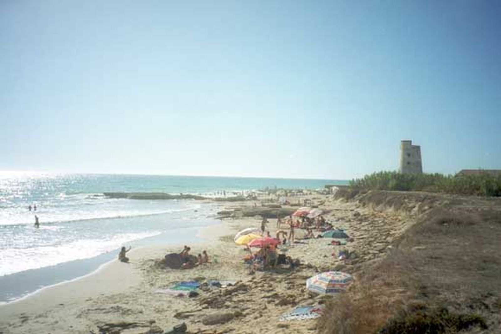 Las playas de Caños de Meca y El Carmen, cerradas al baño por superar los parámetros microbiológicos