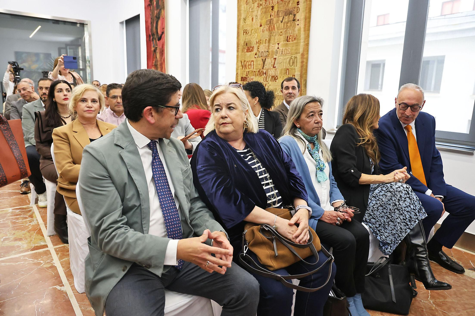 Imágenes de la presentación la Guía de Semana Santa de Huelva Información 2025