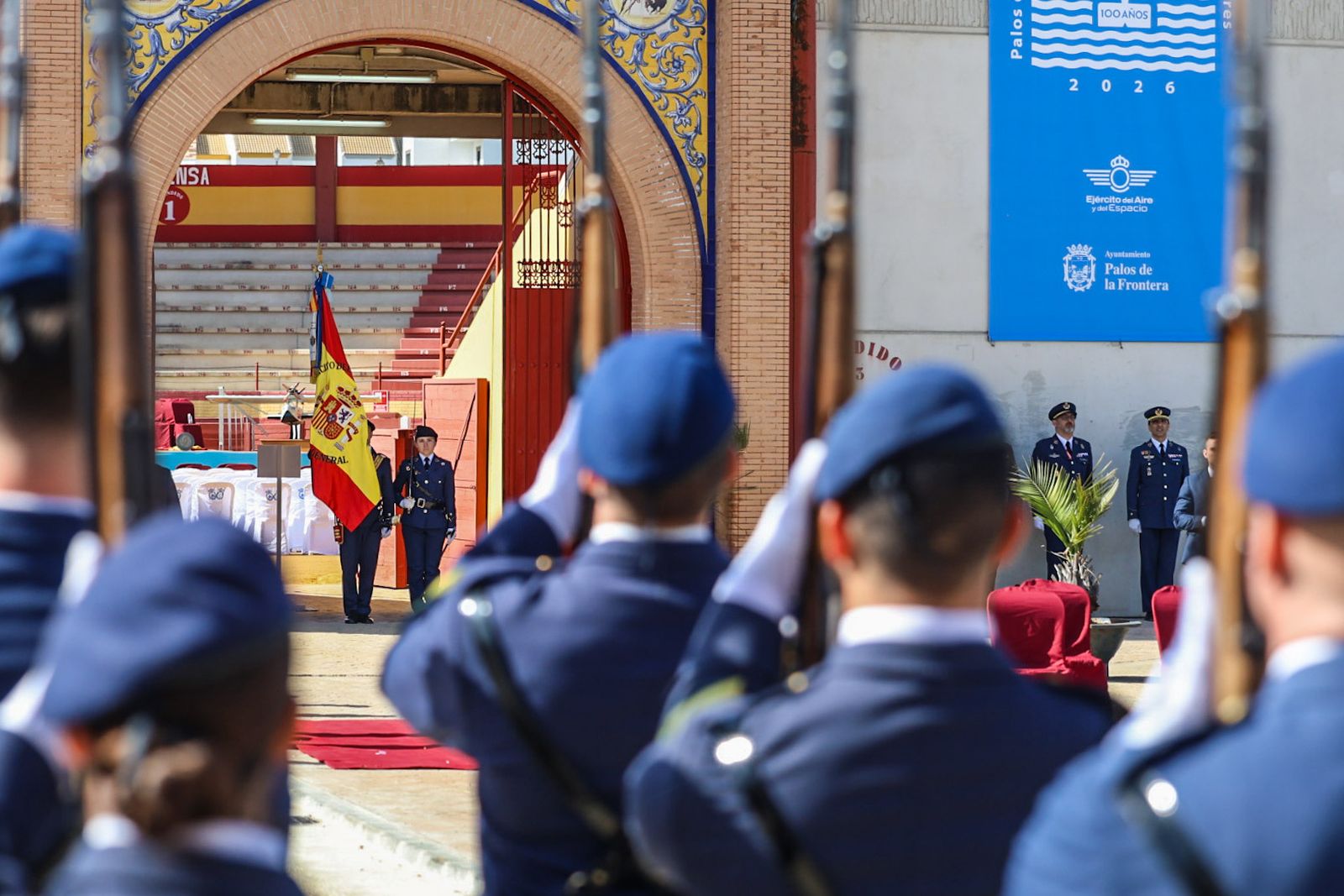 Fotografías del Acto Militar presidido por S.M. el Rey Felipe VI con motivo del centenario del Plus Ultra