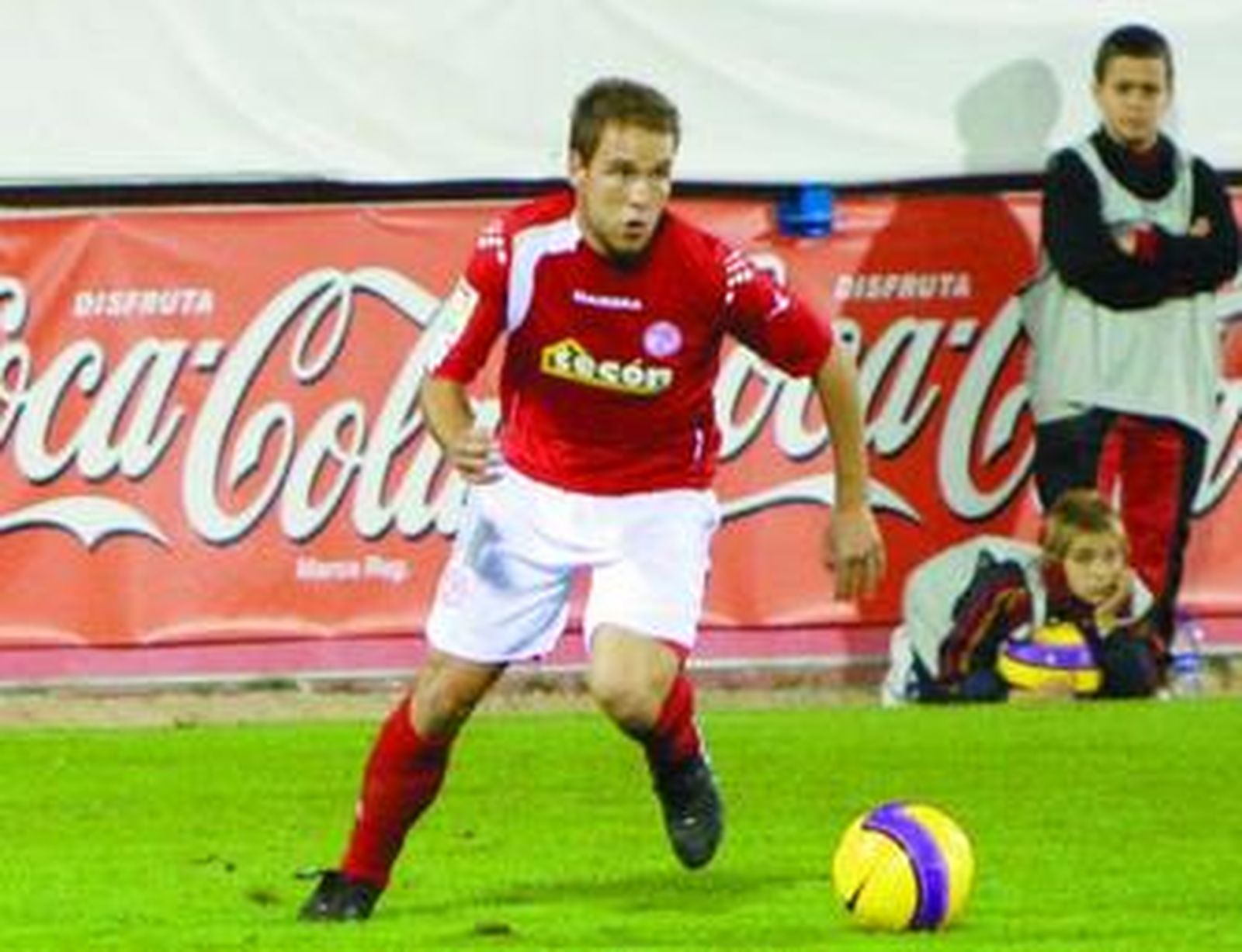 Borja Criado entrena a diario y cree que esta misma temporada volverá a los terrenos de juego.