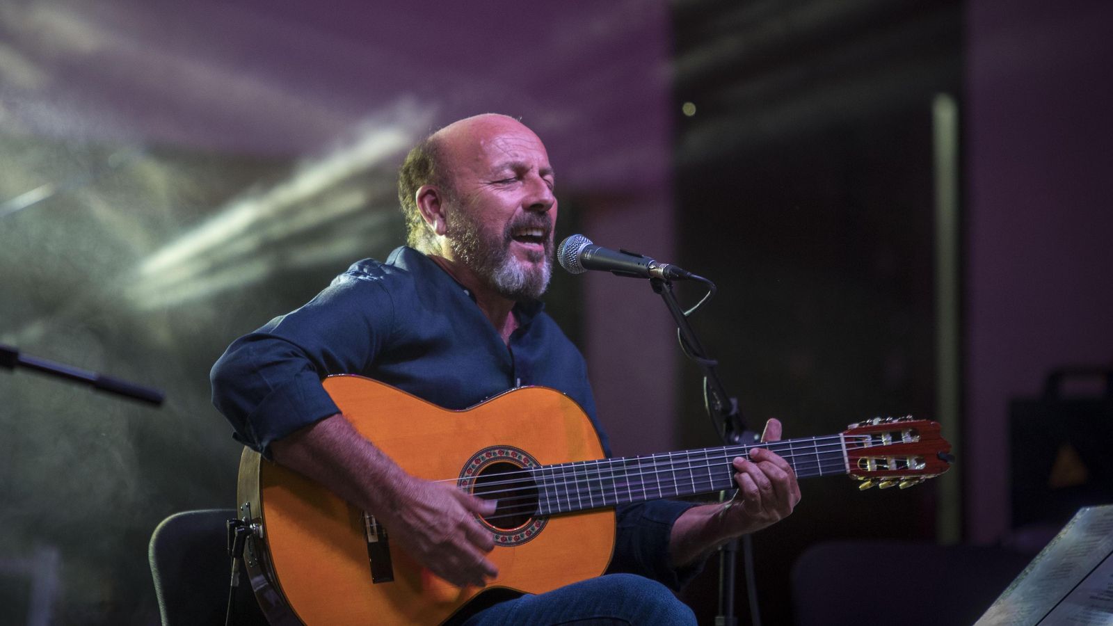 Actuación de Javier Ruibal en el Parque Almirante Laulhé.