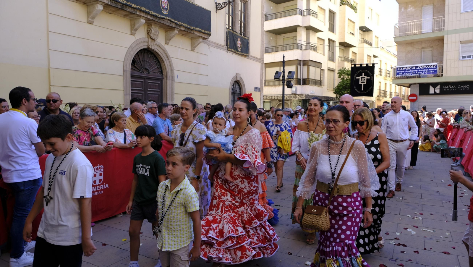 La ofrenda floral a la Virgen del Mar en la Feria de Almería 2025, en imágenes