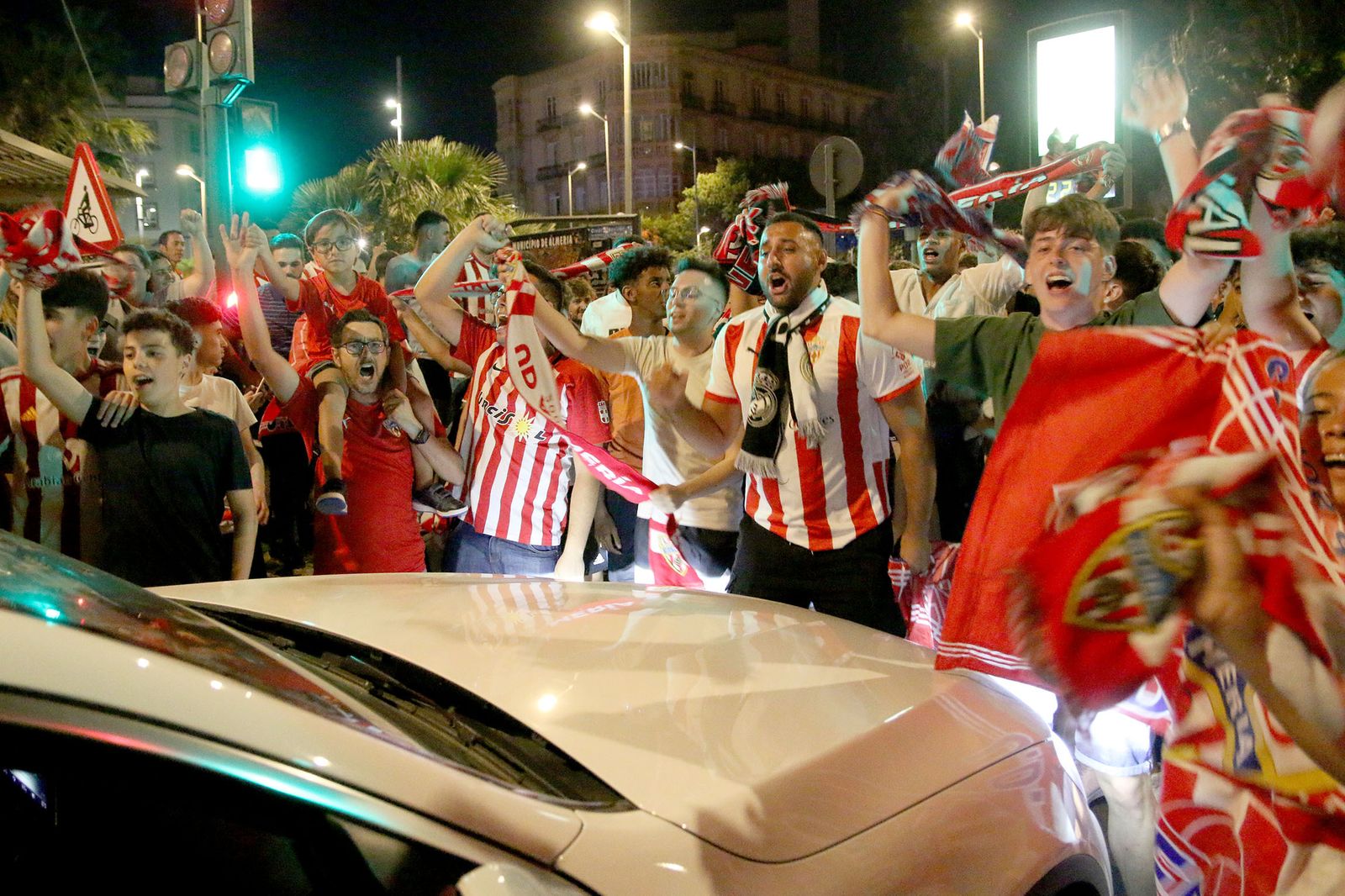 Las imágenes de la celebración del ascenso del Almería en la Plaza de las Velas
