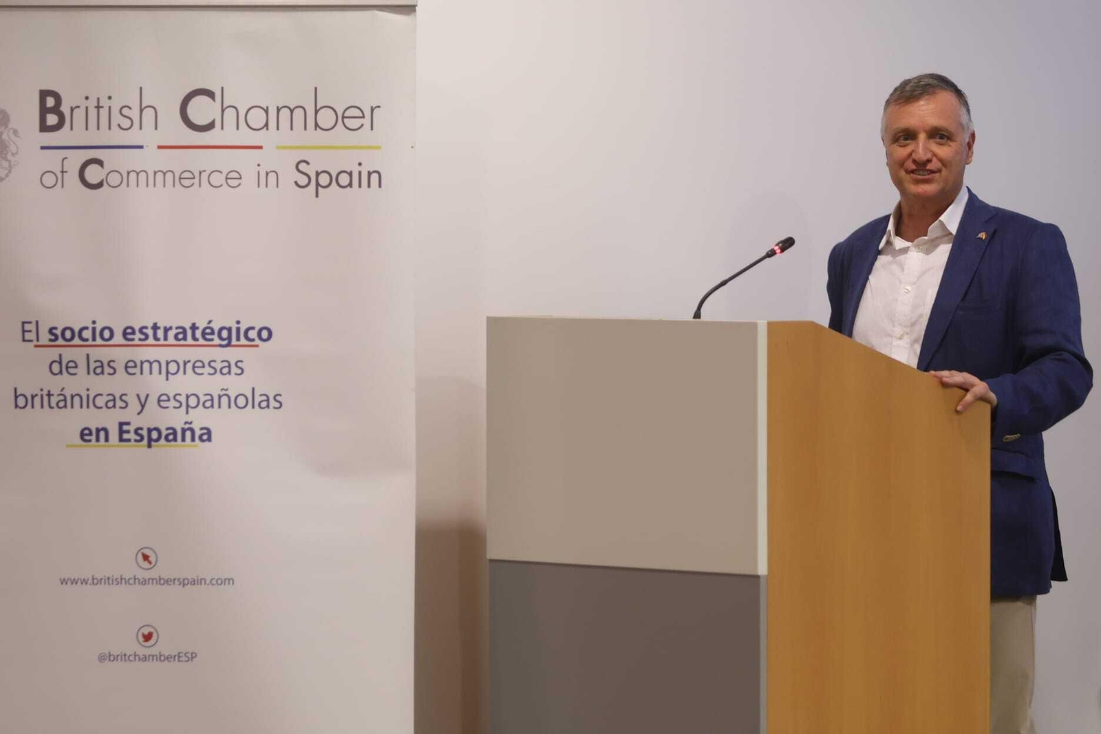 Ralph Smith, presidente de la Cámara de Comercio Británica en España, durante la presentación del barómetro. Ralph Smith, presidente de la Cámara de Comercio Británica en España, durante la presentación del barómetro.