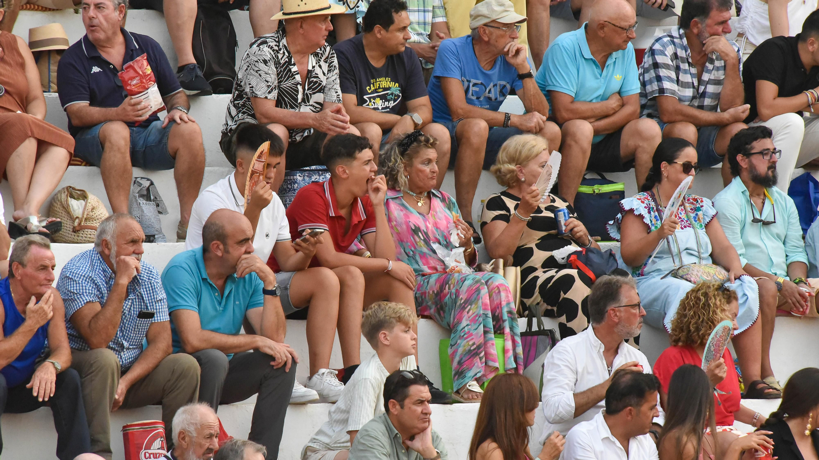 Búscate en las fotos del  festejo mixto de la Feria Real de San Roque