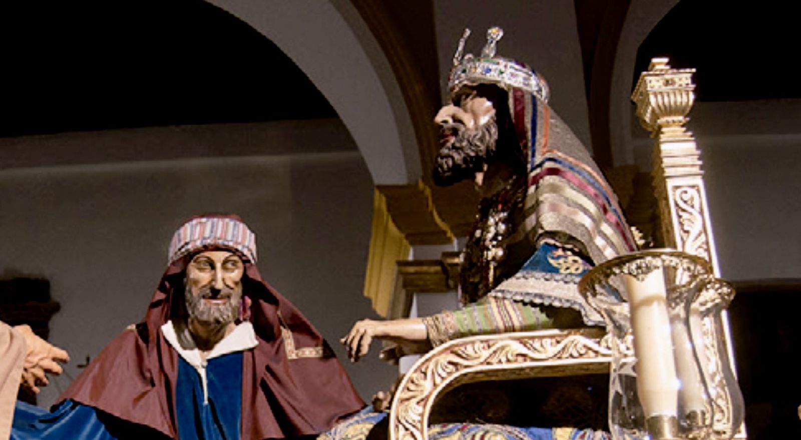 Imagen de pode efímero: Herodes rodeado de secuaces agradaores.