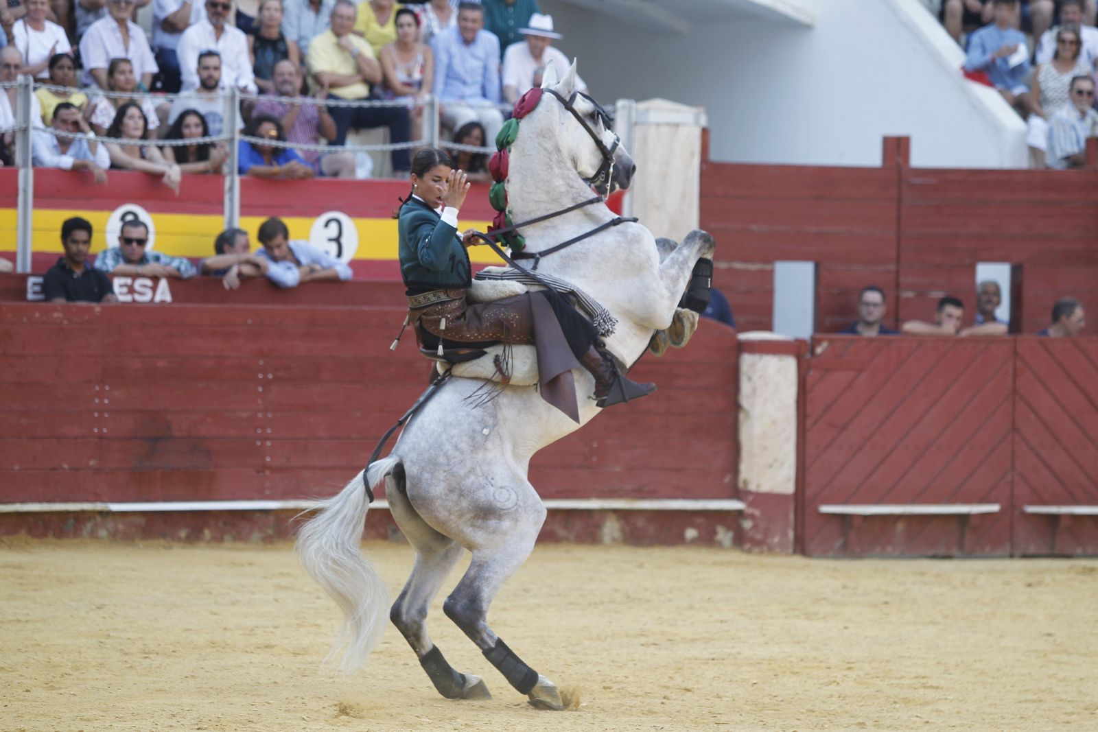 Fotogalería corrida de rejones. Feria de Almería 2019