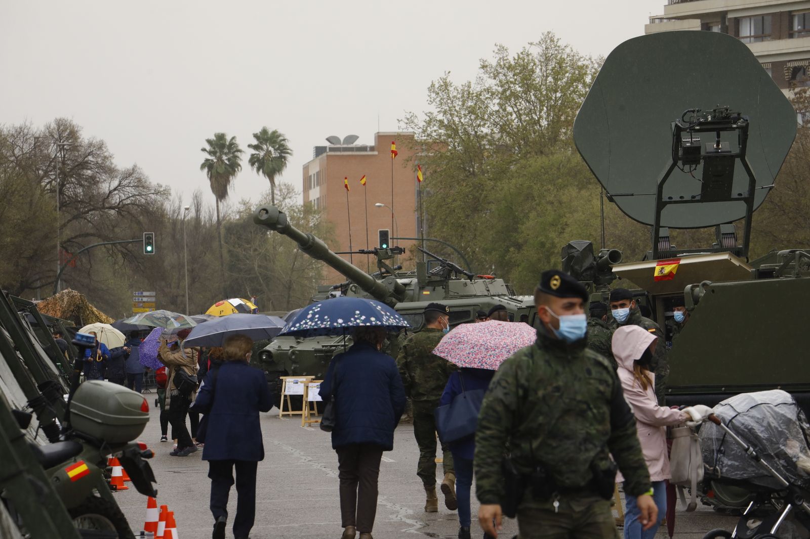 Las fotografías de la exposición de armamento de la Brigada de Córdoba