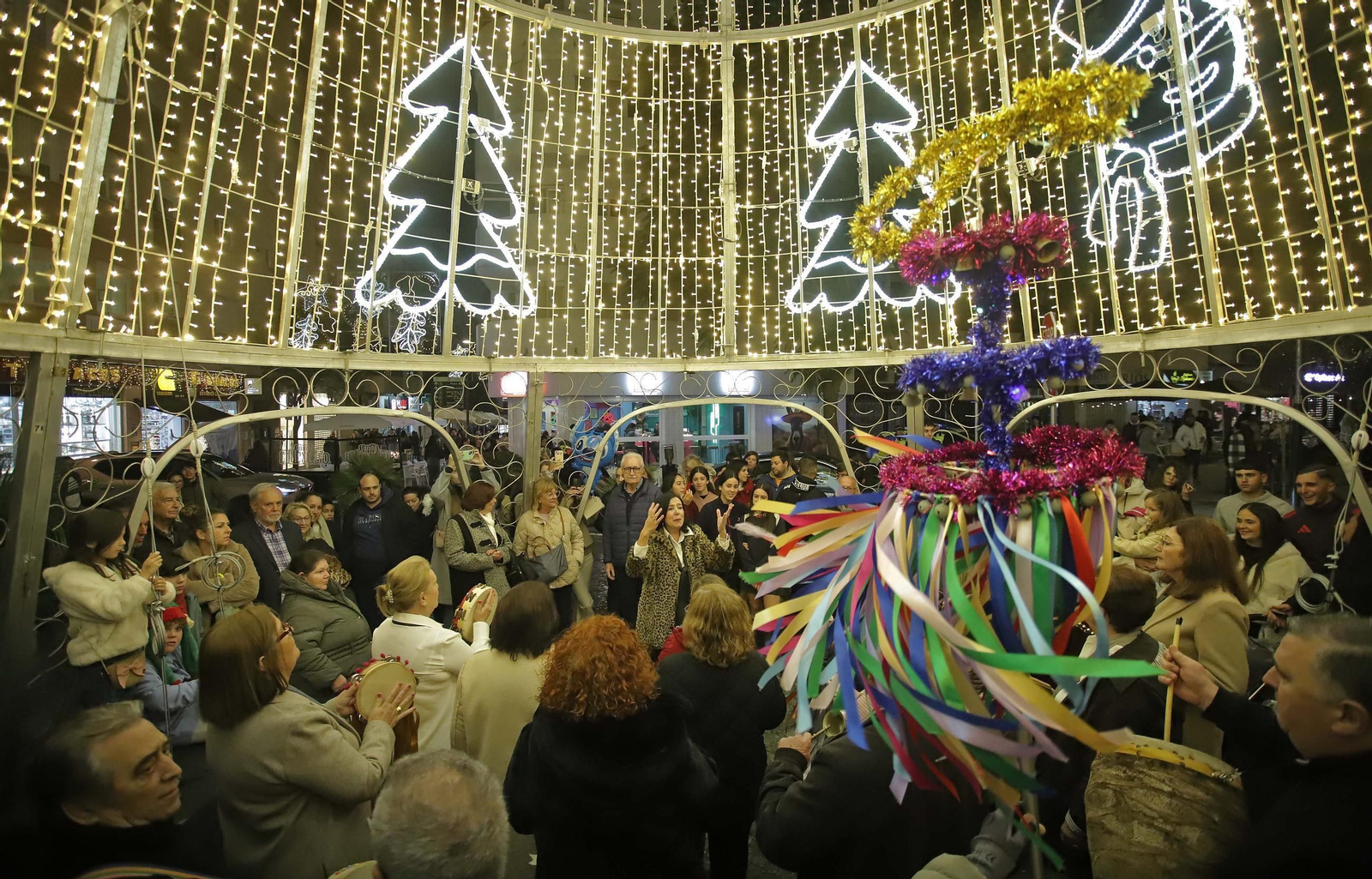 Fotos del encendido del alumbrado navideño en Algeciras