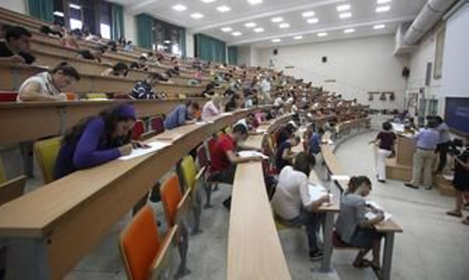Más del 83% de los alumnos aprueba la Selectividad en la UCA