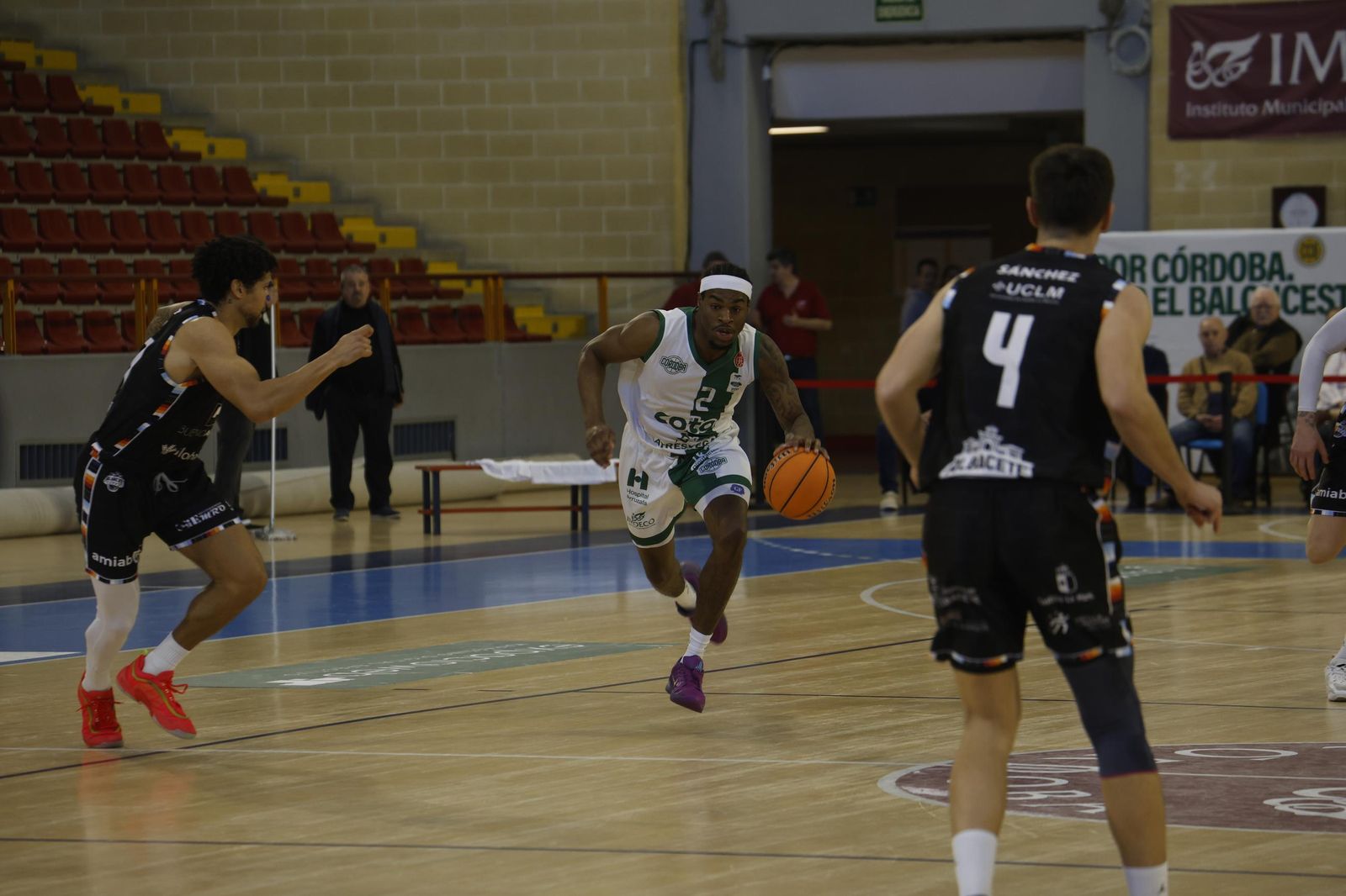 Las mejores fotos del ambiente en Vista Alegre para el Coto Córdoba - Albacete