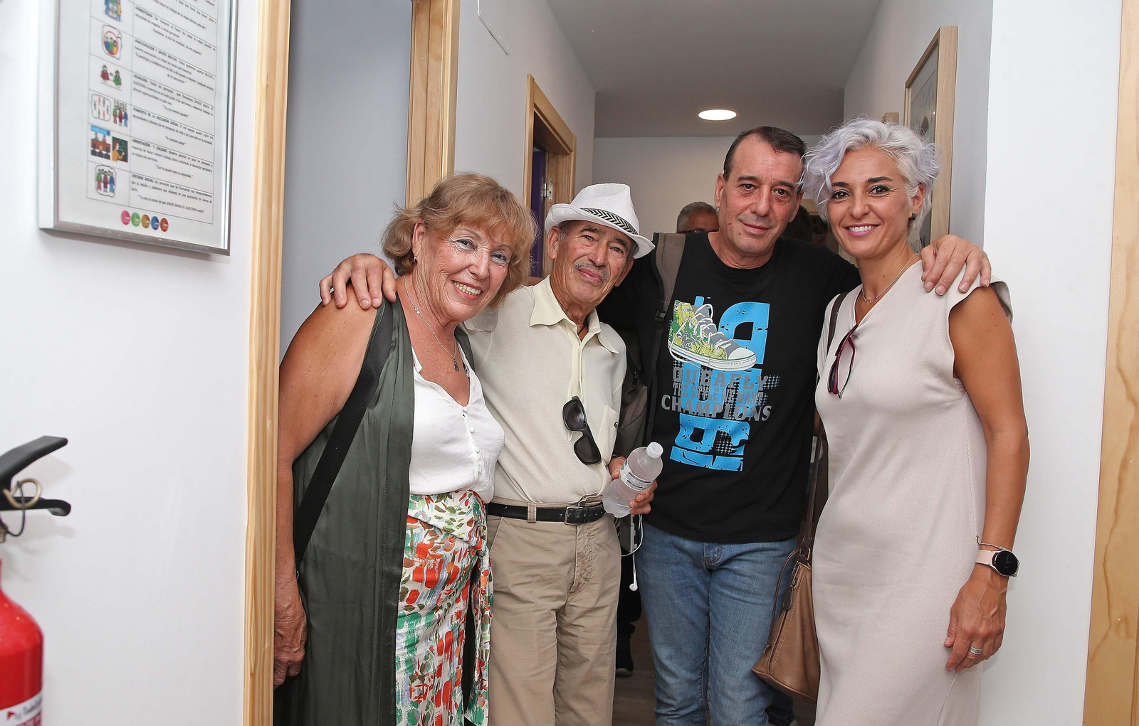 La inauguración de las nuevas viviendas tuteladas de Apadis, en imágenes