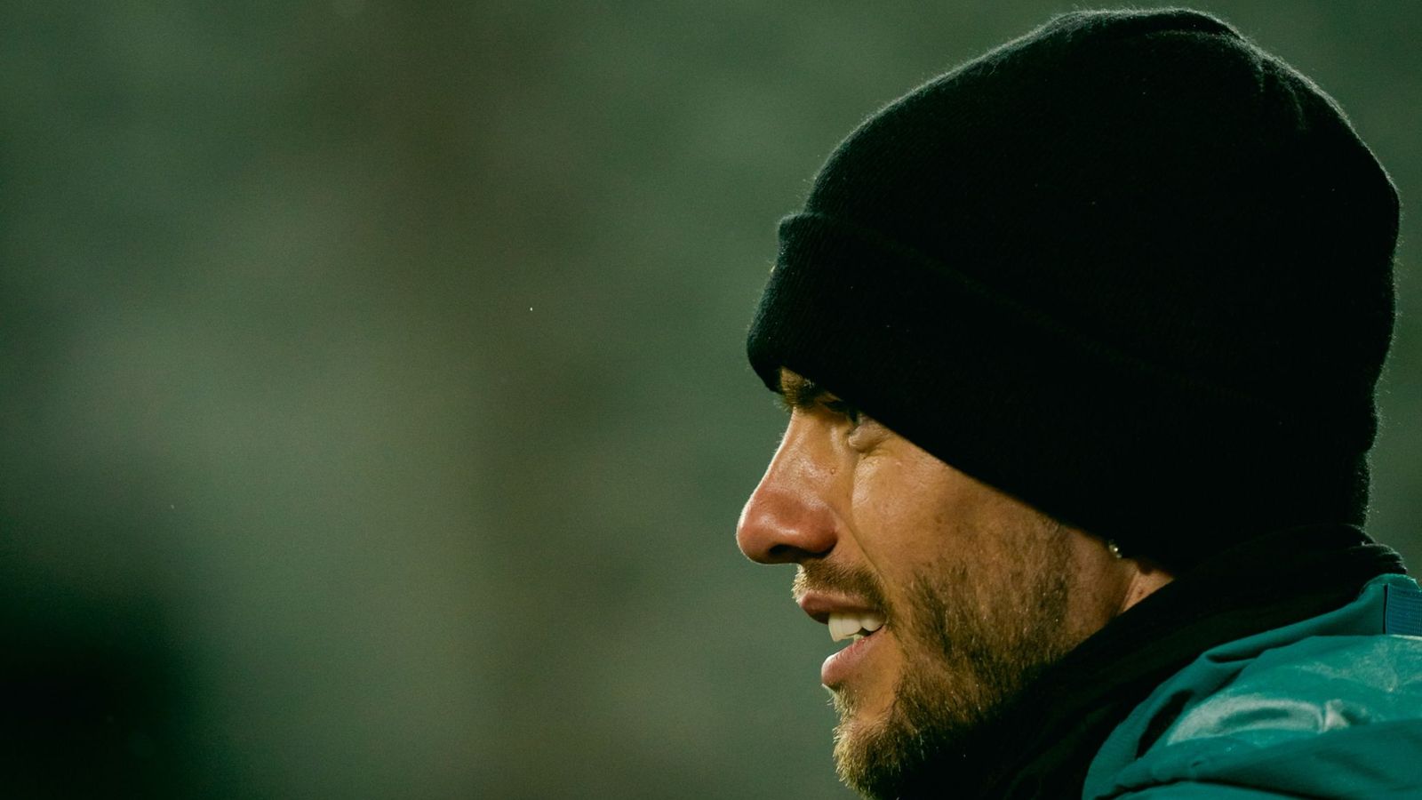 Lo Celso, en un momento del entrenamiento del Betis de ayer en el Toumba Stadium.