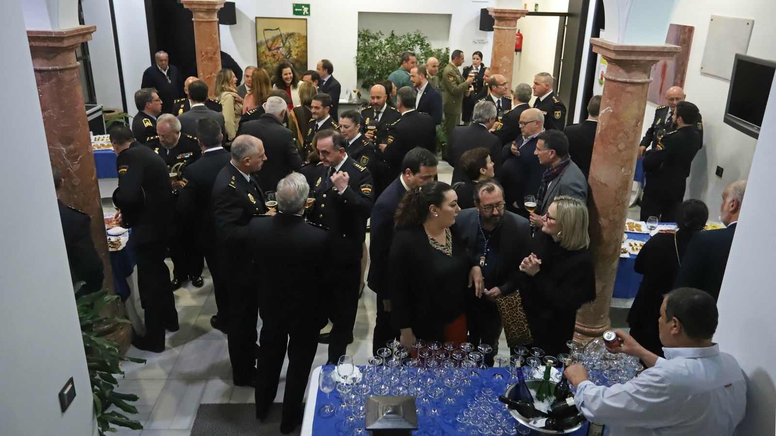 Fotos del acto de entrega de la Medalla de la Mancomunidad a la Policía Nacional